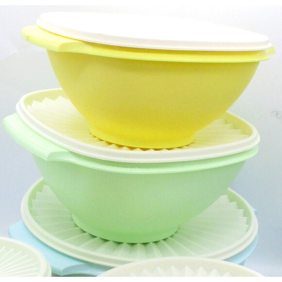 16 Pc Retro PastelTupperware Set 8 Bowls 8 Lids - Picture 5 of 8